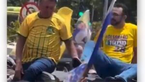 Bolsonaro deu “chega pra lá” em Yglésio durante carreata