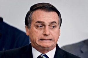 Carteira de Vacinação é o de menos em meio ao que pode vir à tona com quebra de sigilo imposto por Bolsonaro