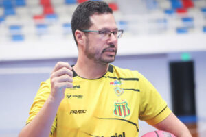 Bruno Guidorizzi não será mais o técnico do Sampaio Basquete