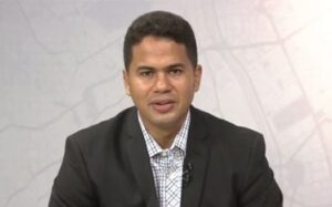 Prefeito Calvet Filho é acusado de empregar filha de ex-deputado, que cursa Medicina fora do MA