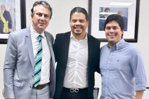 Luciano busca parcerias com ministros de esporte e educação para Pinheiro