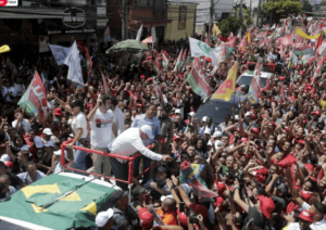 Lula rechaça plano de Bolsonaro de acabar com correção do mínimo e diz que salário voltará a ter aumento real no seu governo