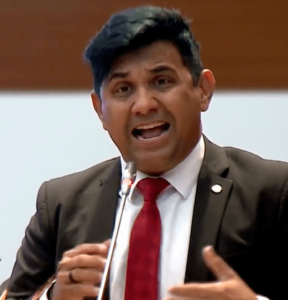 Wellington do Curso desafia TSE e tenta tumultuar eleições culpando ‘rádio comunista’ por possível derrota de Bolsonaro no estado