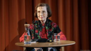 Anita lança biografia de Olga em Berlim e critica apatia do brasileiro diante do avanço do fascismo no país