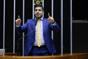 PF acusa autor do pedido da CPI do 8 de Janeiro de incitar ataques golpistas