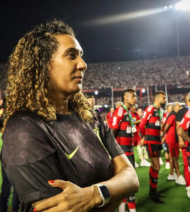Ministra de Lula vai de jatinho da FAB à final da Copa do Brasil