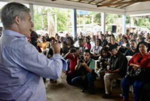 Paulo Teixeira se confunde e chama de Alcântara de quilombo