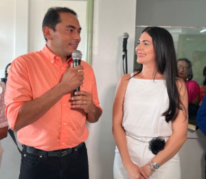 Alvos de ataques nas redes, Assis e Janaina Ramos denunciam caso à Justiça