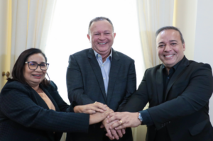 Paula da Pindoba parte para cima de Camarão e Brandão