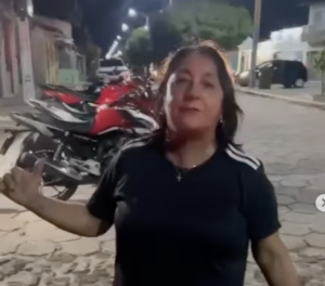 Mulher se diz prima de secretário de Brandão e libera dezenas de motos apreendidas em blitz pela BPRV