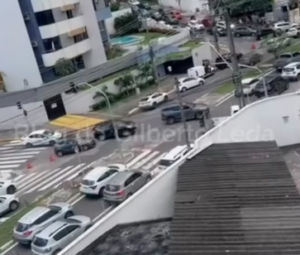 Mudança no trânsito gera confusão e engarrafamento no Renascença II