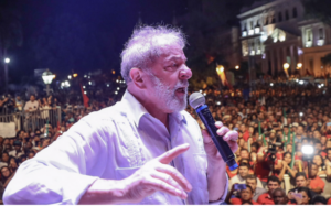 Lula abriga todos os aliados sob tenda na Litorânea