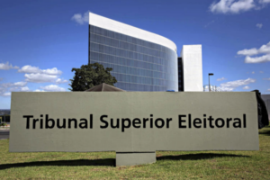 TSE torna prefeito e deputado cearense inelegíveis por uso de redes sociais de gestão para promoção eleitoral