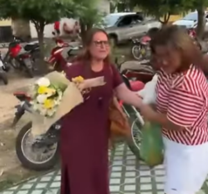 Presos por fraude no censo escolar em Santa Quitéria são soltos e recebidos com flores e música