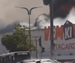 Vídeo: Incêndio de grande proporção atinge loja Vem Ki Tem na Avenida Guajajaras
