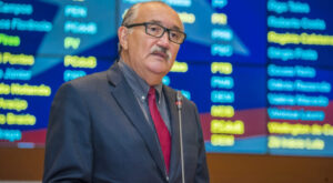 César Pires aponta ilegalidades e incoerência na reforma da Previdência estadual