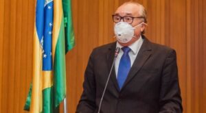Governo do Maranhão atrasa pagamento de médicos em meio à pandemia, denuncia César Pires