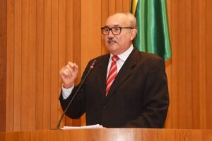 César Pires cobra explicações sobre taxas cobradas pelo Detran