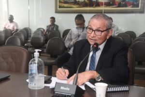 Veteranos não conseguem permanecer na Câmara Municipal