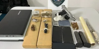 Homem é preso suspeito de armazenar drogas e arma de fogo em uma residência no Cohafuma