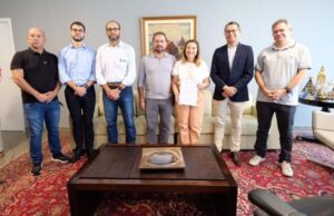 Esportistas de rua entregam petição na Assembleia Legislativa