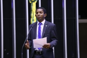 JP utiliza a tribuna da Câmara dos Deputados para cobrar a compra dos equipamentos para o Socorrão de Imperatriz