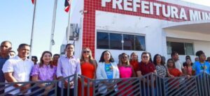Em Urbano Santos, Iracema Vale comemora entrega de trecho da estrada que liga a cidade a Barreirinhas