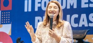 Iracema Vale profere palestra no II Fórum Estadual de Políticas Públicas para as Mulheres