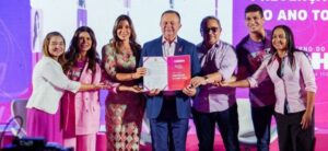 Iracema Vale prestigia ação estadual alusiva ao ‘Outubro Rosa’