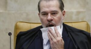 Reflexos das decisões envolvendo o poderoso STF!!! Brasil cai dez posições em ranking de corrupção da Transparência Internacional