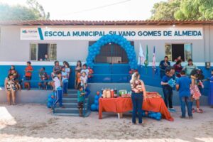 Fernando Pessoa entrega Escola totalmente recuperada no povoado São Lourenço