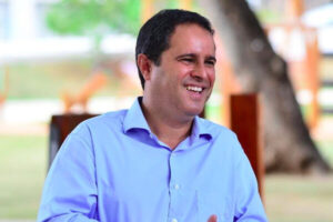 Edivaldo deixa a disputa pela prefeitura de olho em 2026