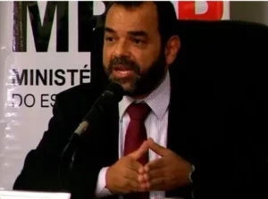 Procurador diz ter sido vítima de racismo no TJ-SP ao ter que passar por revista