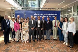 Embaixadores da União Europeia visitam o Porto do Itaqui