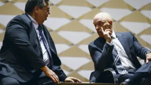 Dino brinca com falta de cabelos brancos de Alexandre de Moraes: ‘é crime impossível’; veja vídeo