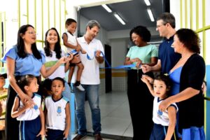 Prefeito Eduardo Braide entrega reforma de escola e quadra poliesportiva fortalecendo educação e lazer na capital