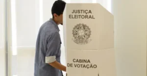Abstenção no segundo turno se mantém estável desde 2002…