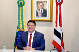 Governador Felipe Camarão prestigia Torneio Sesi de Robótica