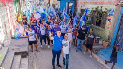 Fernando Braide e Marcos Castro realizam caminhada pelas ruas da Ilhinha