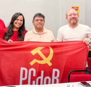 Com medo, Ana do Gás volta ao PCdoB