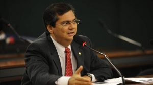 Flávio Dino volta para a Universidade