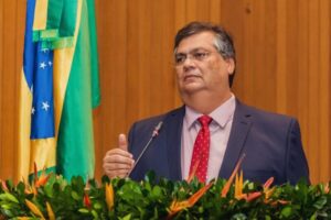 Dino recebe aval de grupo de prefeitos para tomar decisão em reunião