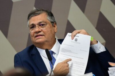 Flávio Dino quer acabar aposentadoria compulsória e demissão, sem salário, de juízes, militares e promotores que cometerem delitos grave