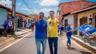 Fernando Braide participa de caminhada com Flávio Foguinho na Vila Itamar