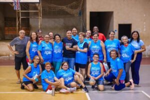 Penha entrega kits do Superação e anuncia emenda para reforma de quadra no Parque dos Sabiás