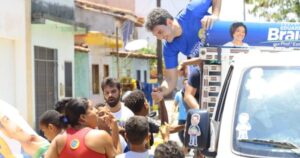 Em carreata, Braide recebe manifestações de apoio