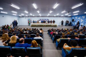 Flávia Gonzalez toma posse no TCE