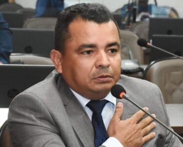 Polícia Civil prende casal suspeito de integrar grupo criminoso responsável por roubo a residência do vereador Edson Gaguinho