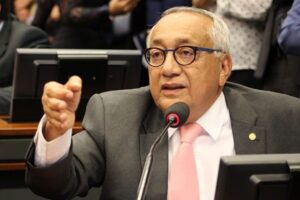 Gastão Vieira quer renegociação de dívidas na Caixa para alunos do Fies…