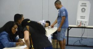 Desconfiança Eleitoral: 1/3 dos brasileiros crê em fraude em 2022